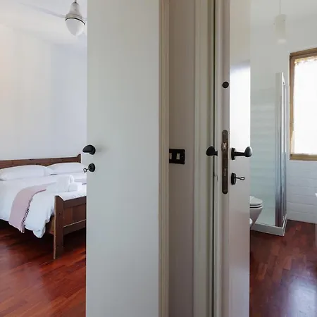 Porta Romana Cosy Nest 公寓 *